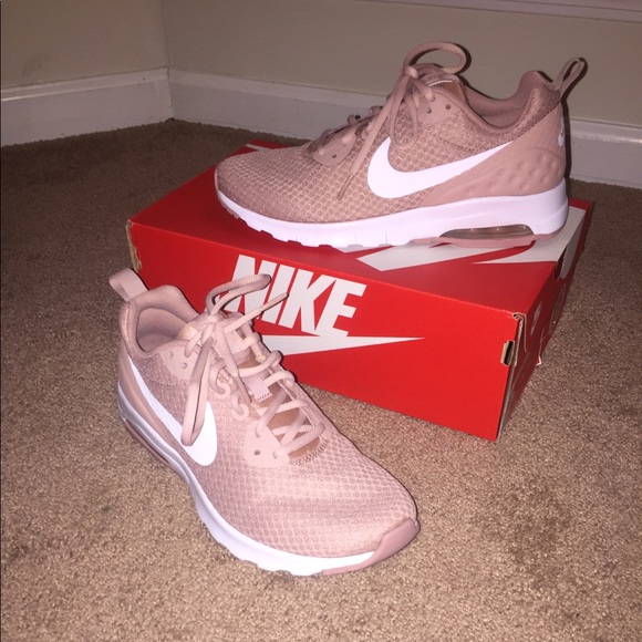Nike Shoes - women’s nike air max motion LW rose size 9 NEW!